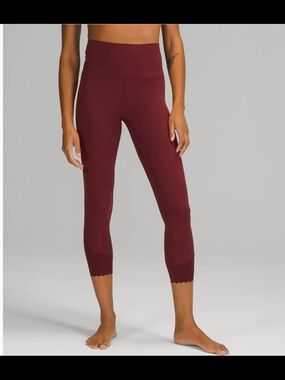 lululemon Align™ High-Rise Crop 23" Scallop Size 6
